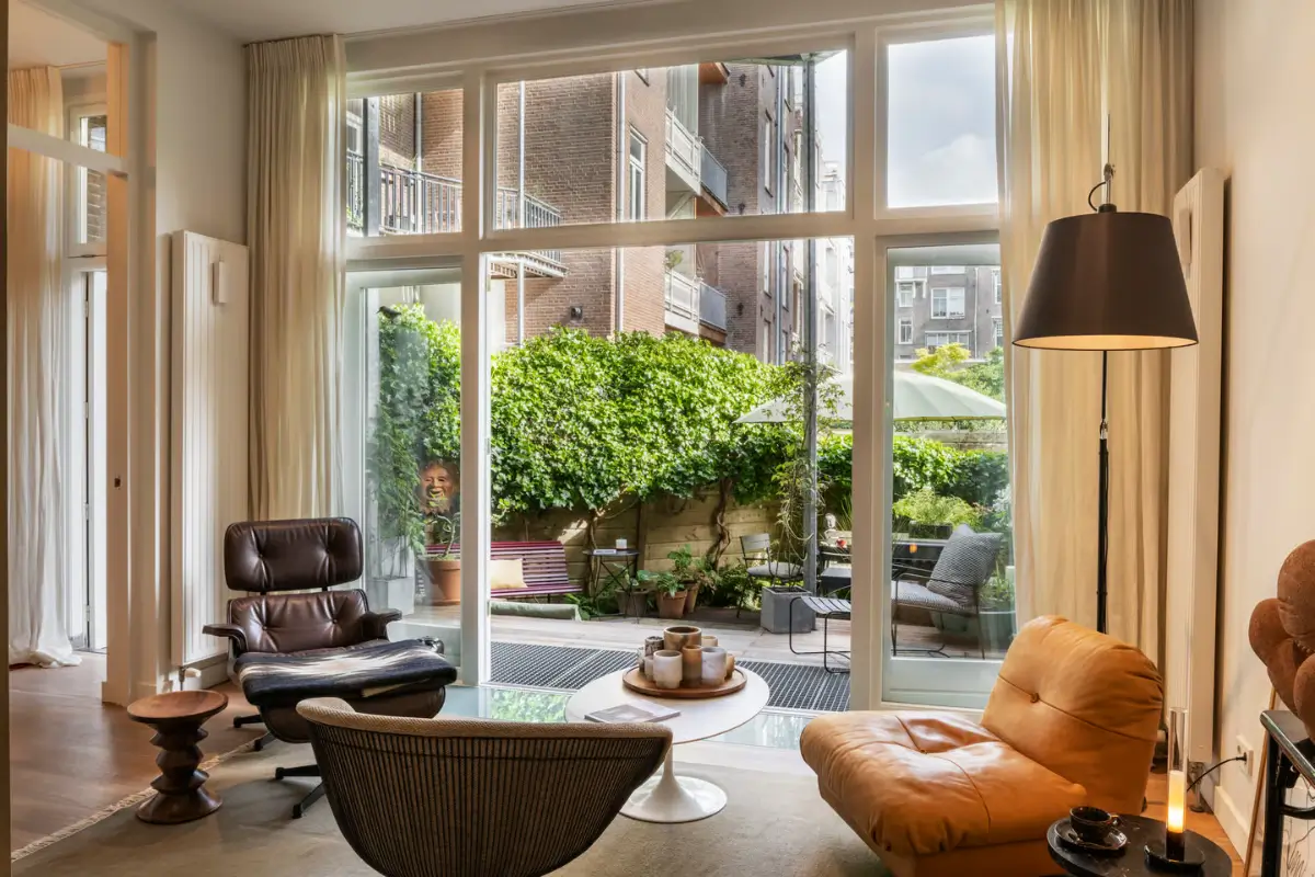 A Luxurious Amsterdam Duplex Apartment with Soaring Ceilings and a Private Garden 18 grand-amsterdam-duplex-apartment-small-garden