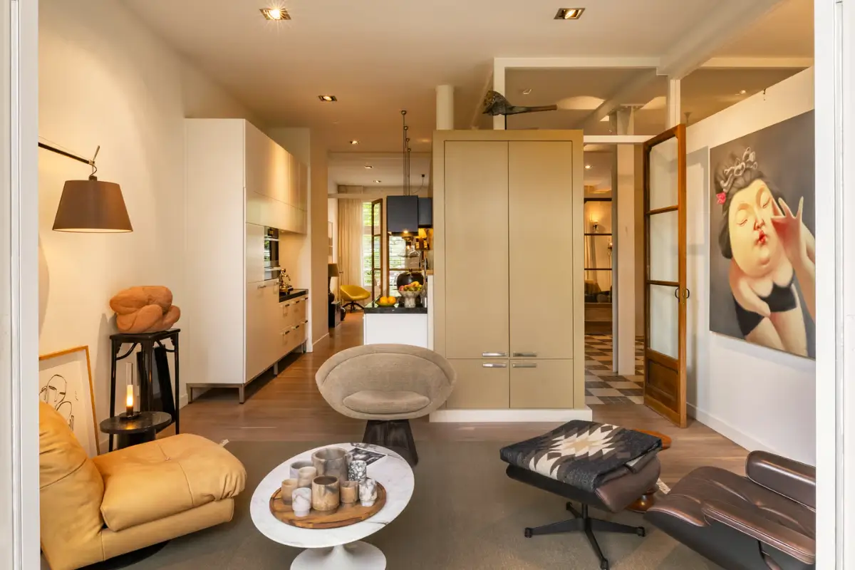 A Luxurious Amsterdam Duplex Apartment with Soaring Ceilings and a Private Garden 24 grand-amsterdam-duplex-apartment-small-garden