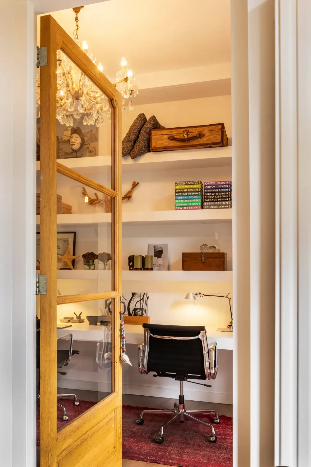 A Luxurious Amsterdam Duplex Apartment with Soaring Ceilings and a Private Garden 25 grand-amsterdam-duplex-apartment-small-garden