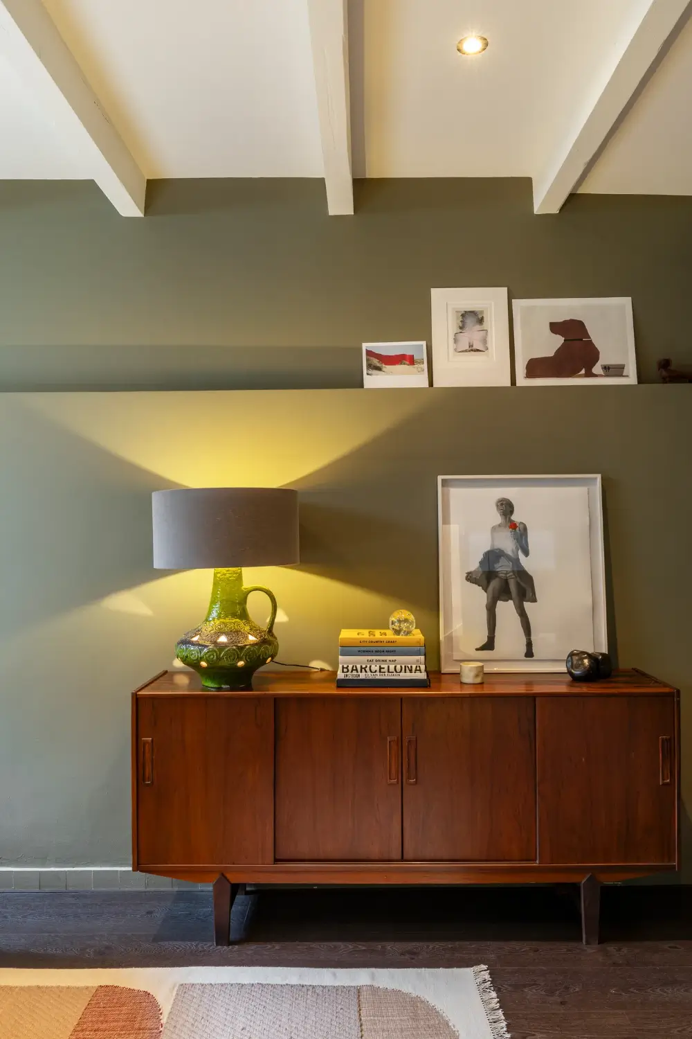 A Luxurious Amsterdam Duplex Apartment with Soaring Ceilings and a Private Garden 33 grand-amsterdam-duplex-apartment-small-garden