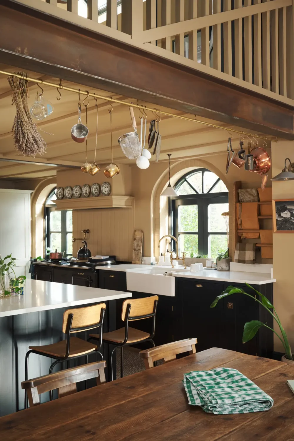 A Grand deVOL Shaker Kitchen in a Late 19th-Century Home 16 grand-kitchen-devol-shaker-cabinets-19th-century-house-england-nordroom