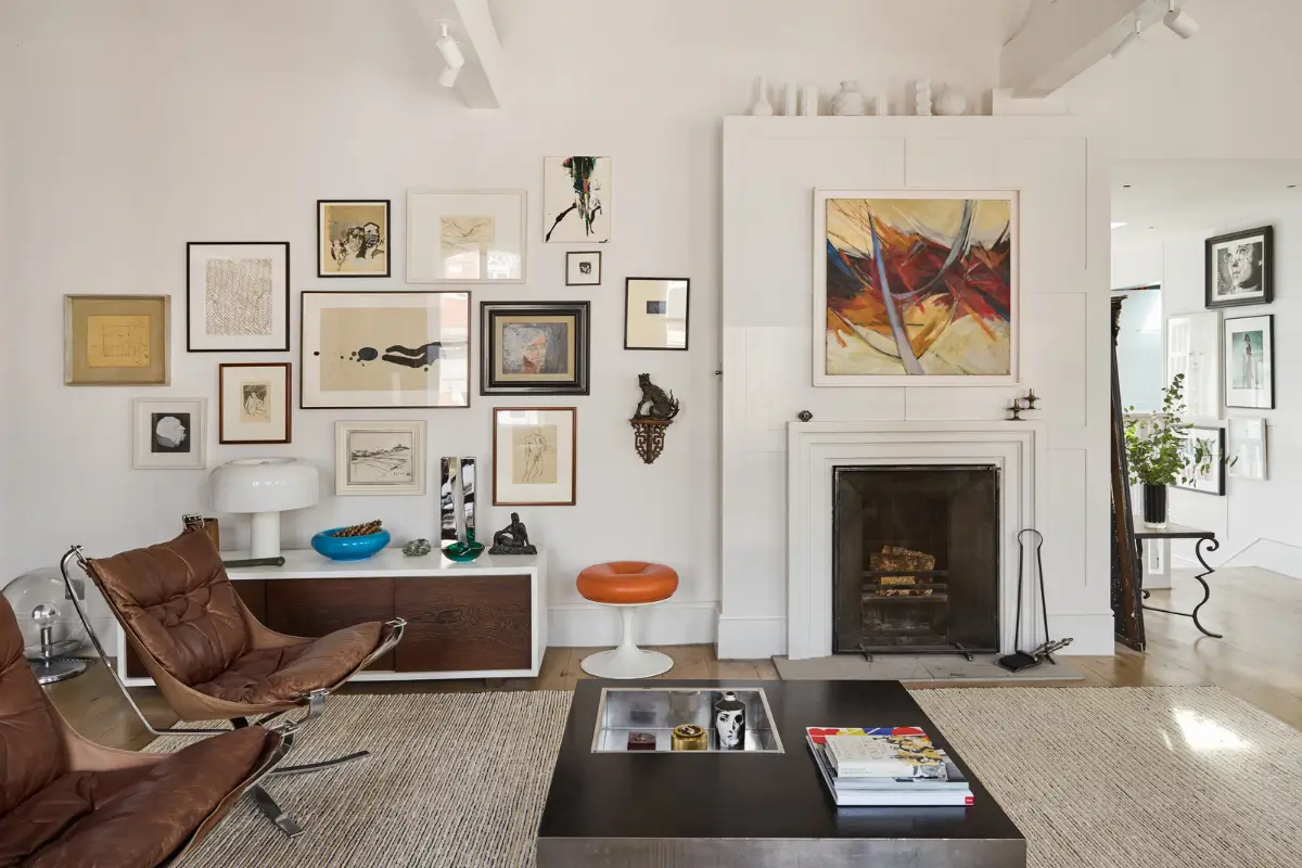 A Light, Art-Filled Soho Apartment with a Private Rooftop Terrace 2 light-art-filled-soho-apartment-rooftop-garden