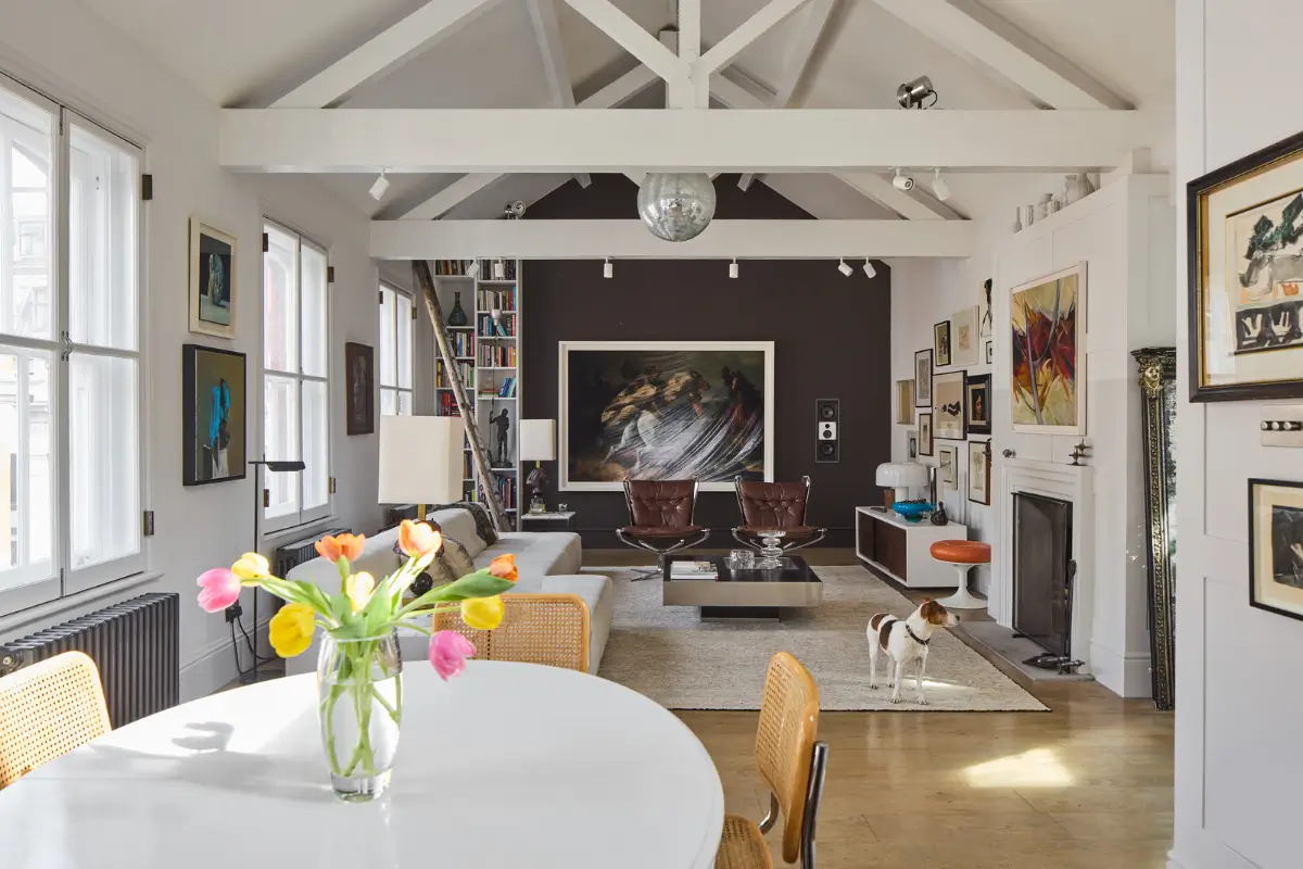 A Light, Art-Filled Soho Apartment with a Private Rooftop Terrace 5 light-art-filled-soho-apartment-rooftop-garden