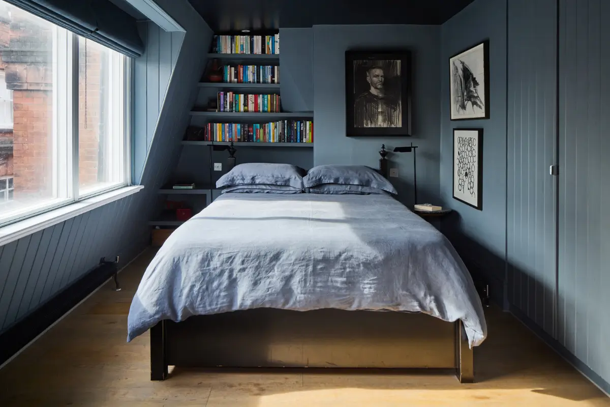 A Light, Art-Filled Soho Apartment with a Private Rooftop Terrace 12 light-art-filled-soho-apartment-rooftop-garden