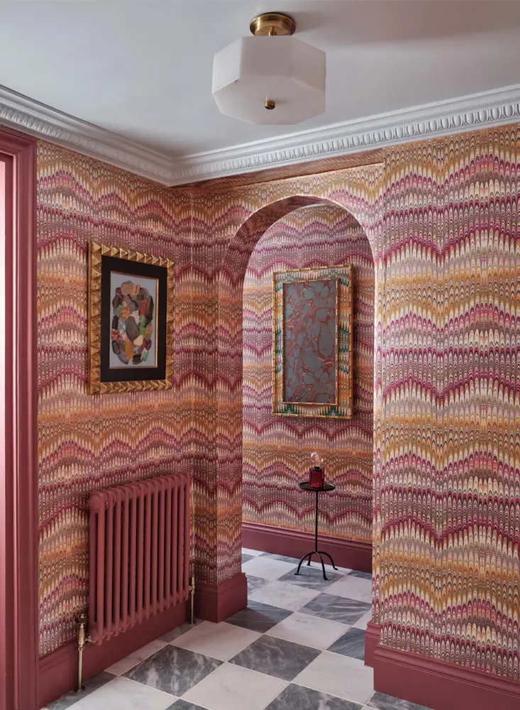Color, Patterns, and Classic Elements in a Maximalist London Apartment 6 maximalist london apartment bold colors patterns15 Color, Patterns, and Classic Elements in a Maximalist London Apartment