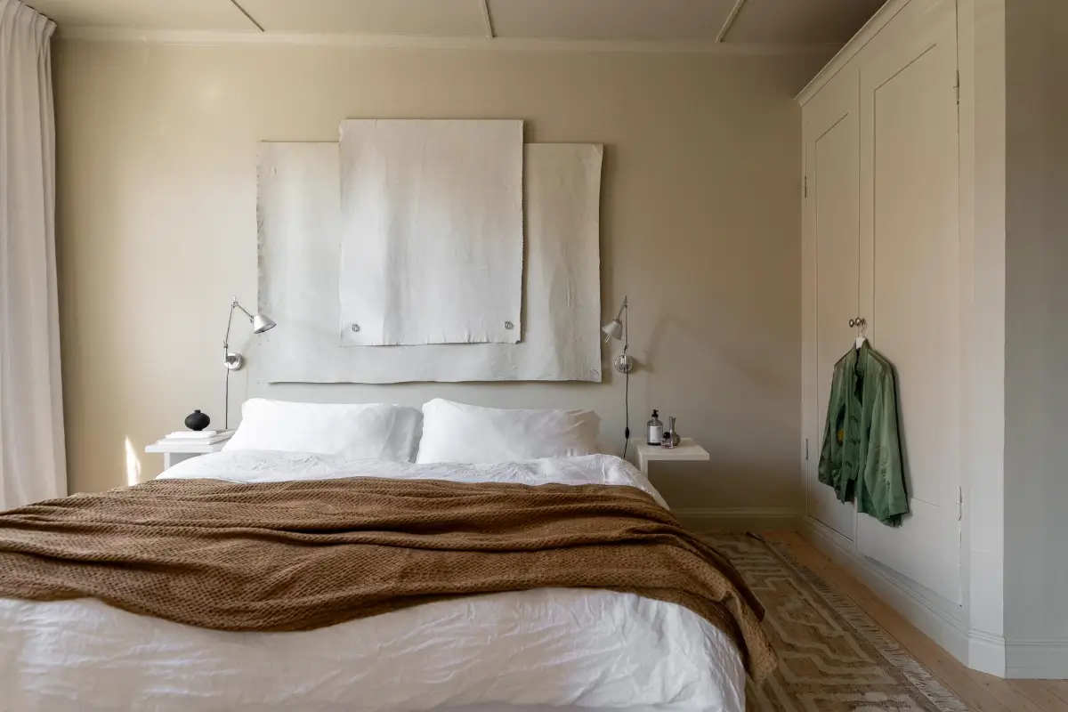 A Serene Palette and a Lovely Custom-Built Kitchen in a Gothenburg Apartment 25 natural-materials-serene-colors-gothenburg-apartment-nordroom