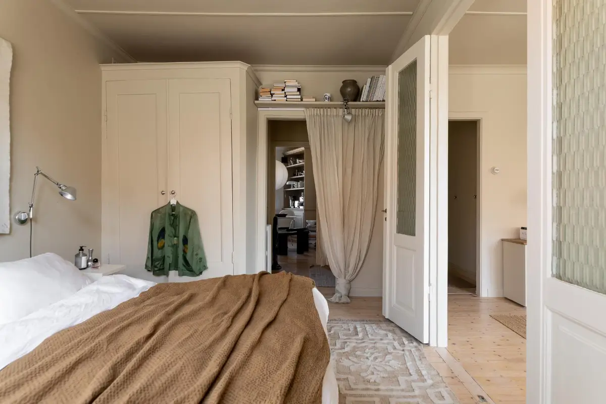 A Serene Palette and a Lovely Custom-Built Kitchen in a Gothenburg Apartment 28 natural-materials-serene-colors-gothenburg-apartment-nordroom