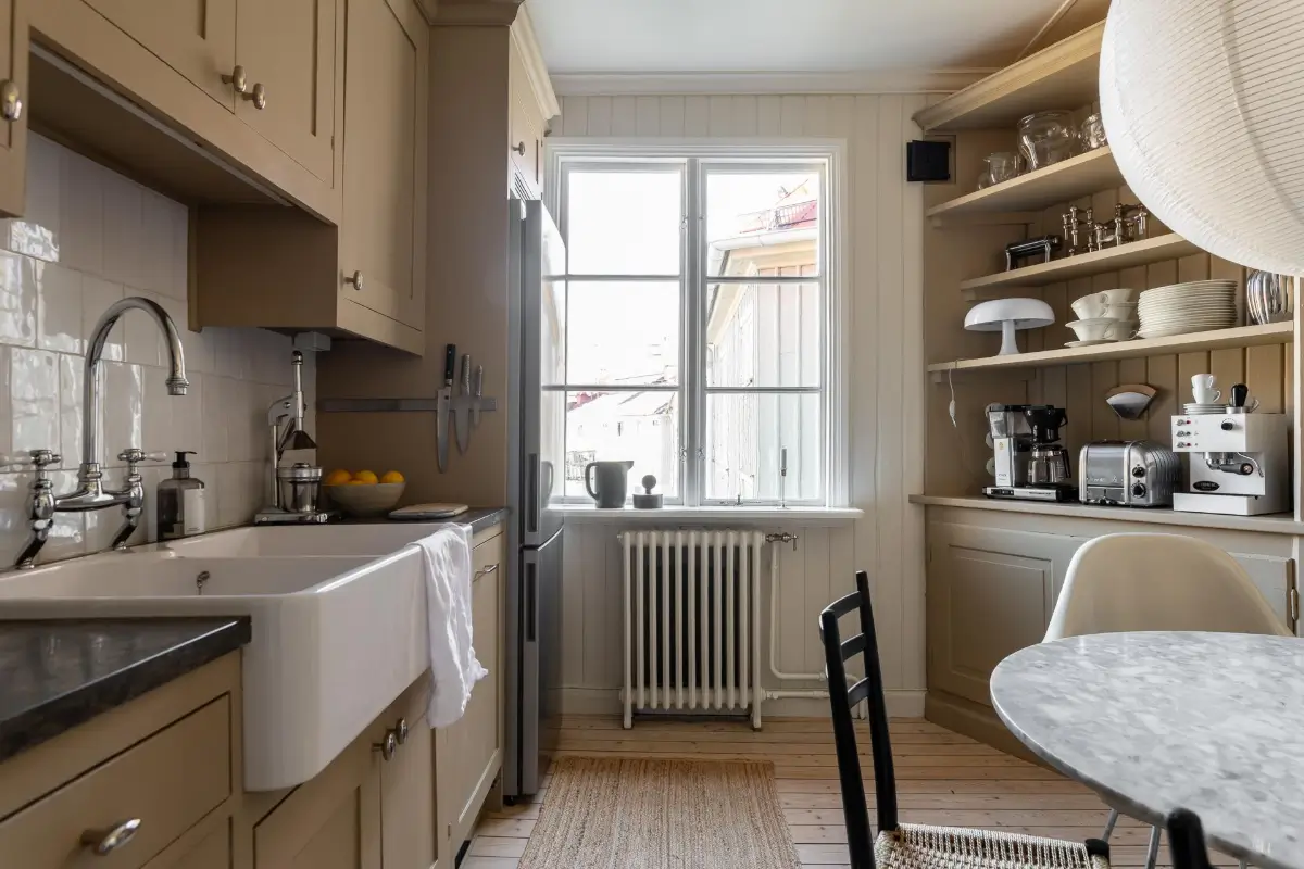 A Serene Palette and a Lovely Custom-Built Kitchen in a Gothenburg Apartment 2 natural-materials-serene-colors-gothenburg-apartment-nordroom