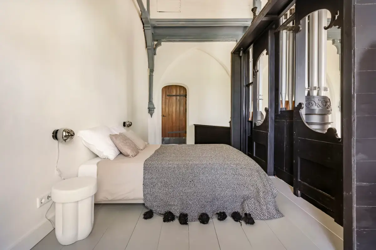 A 19th-Century Neo-Gothic Church is Transformed into a Modern Home 37 neo-gothic-19th-century-church-conversion-netherlands-nordroom