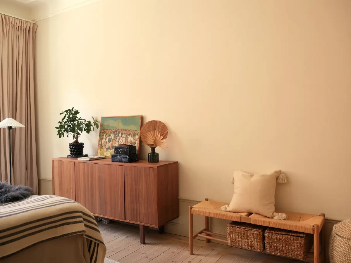 A Serene Color Palette and an Open-Plan Living Space in a Stockholm Apartment 24 open-plan-living-space-painted-ceiling-turn-of-the-century-stockholm-apartment-nordroom