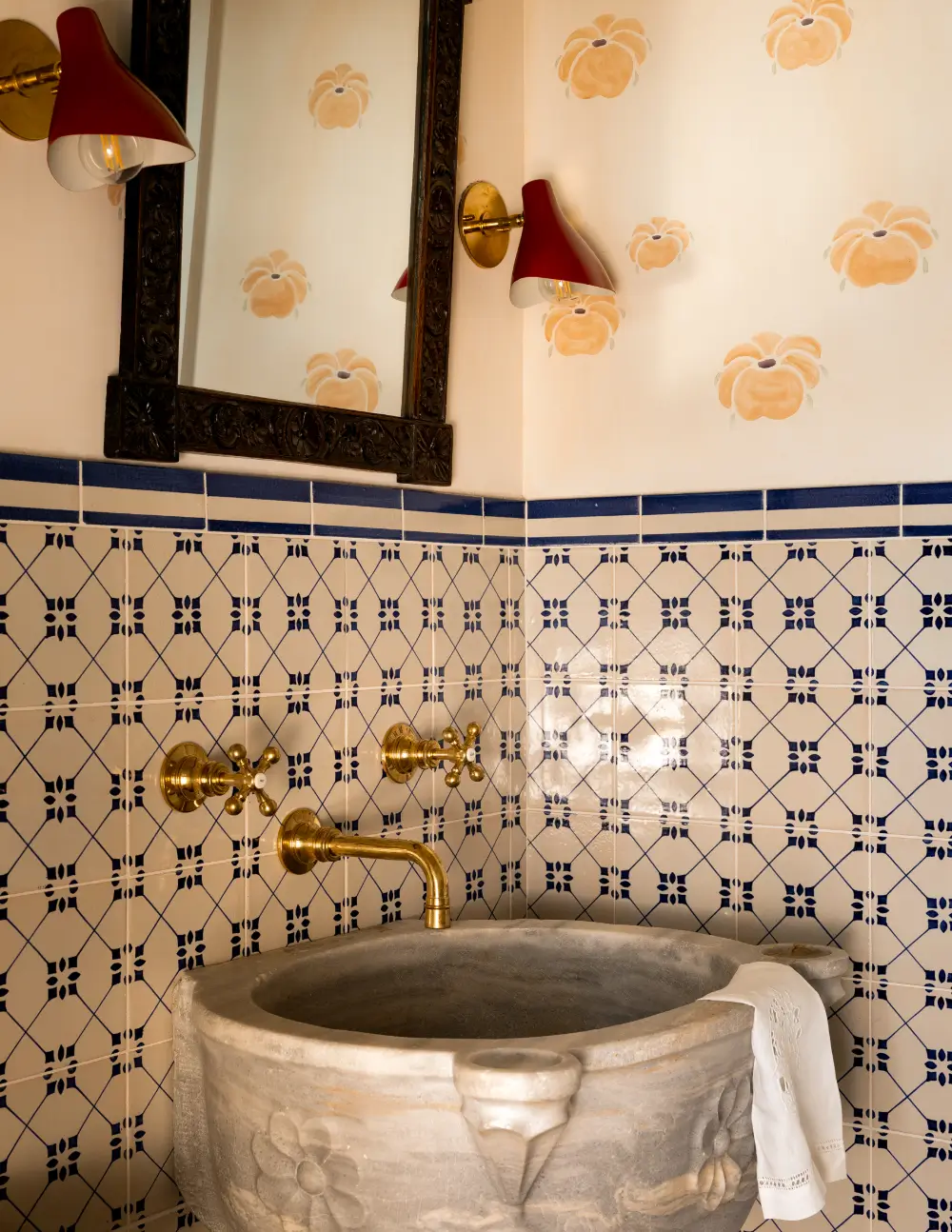 50 Bathroom Wallpaper Ideas Adding Color, Style, and Expression 17 powder-room-patterned-tiled-subtle-wallpaper