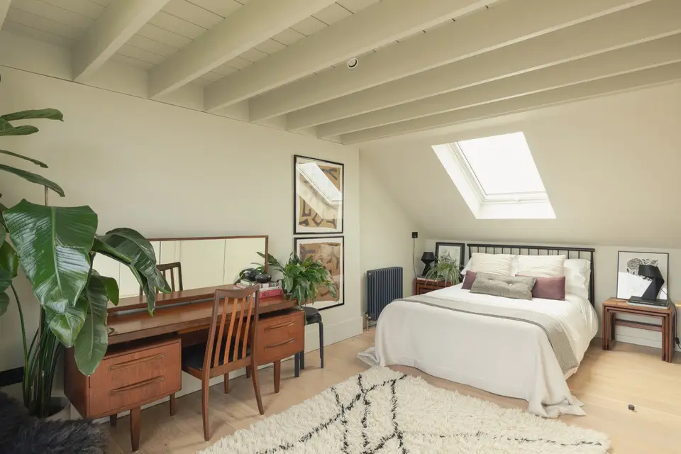 Exposed Beams and Brickwork in an Extended London Period House 29 renovated-extended-victorian-house-london