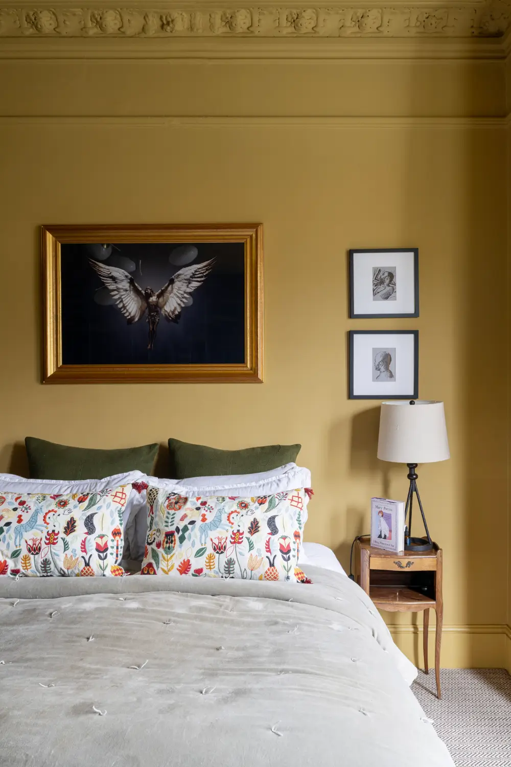A Rich Color Scheme and Period Features in a London Garden Apartment 14 rich-colors-garden-apartment-london