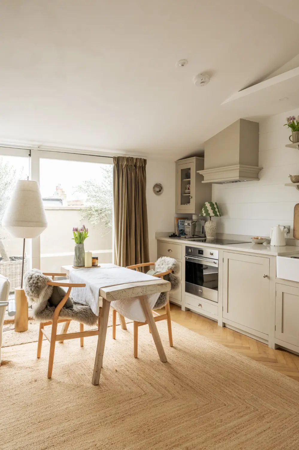 A Serene London Attic Apartment with a Roof Terrace 13 serene-attic-london-apartment-terrace-nordroom