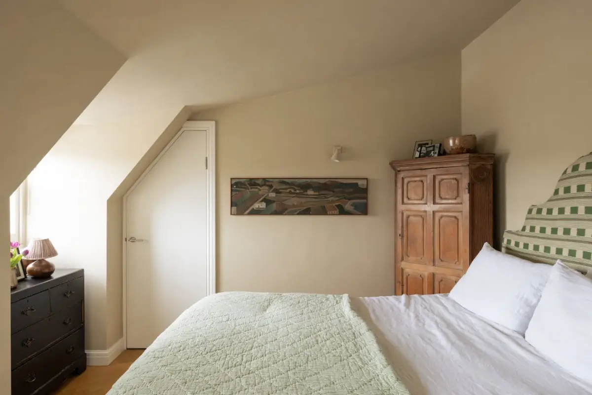 A Serene London Attic Apartment with a Roof Terrace 20 serene-attic-london-apartment-terrace-nordroom