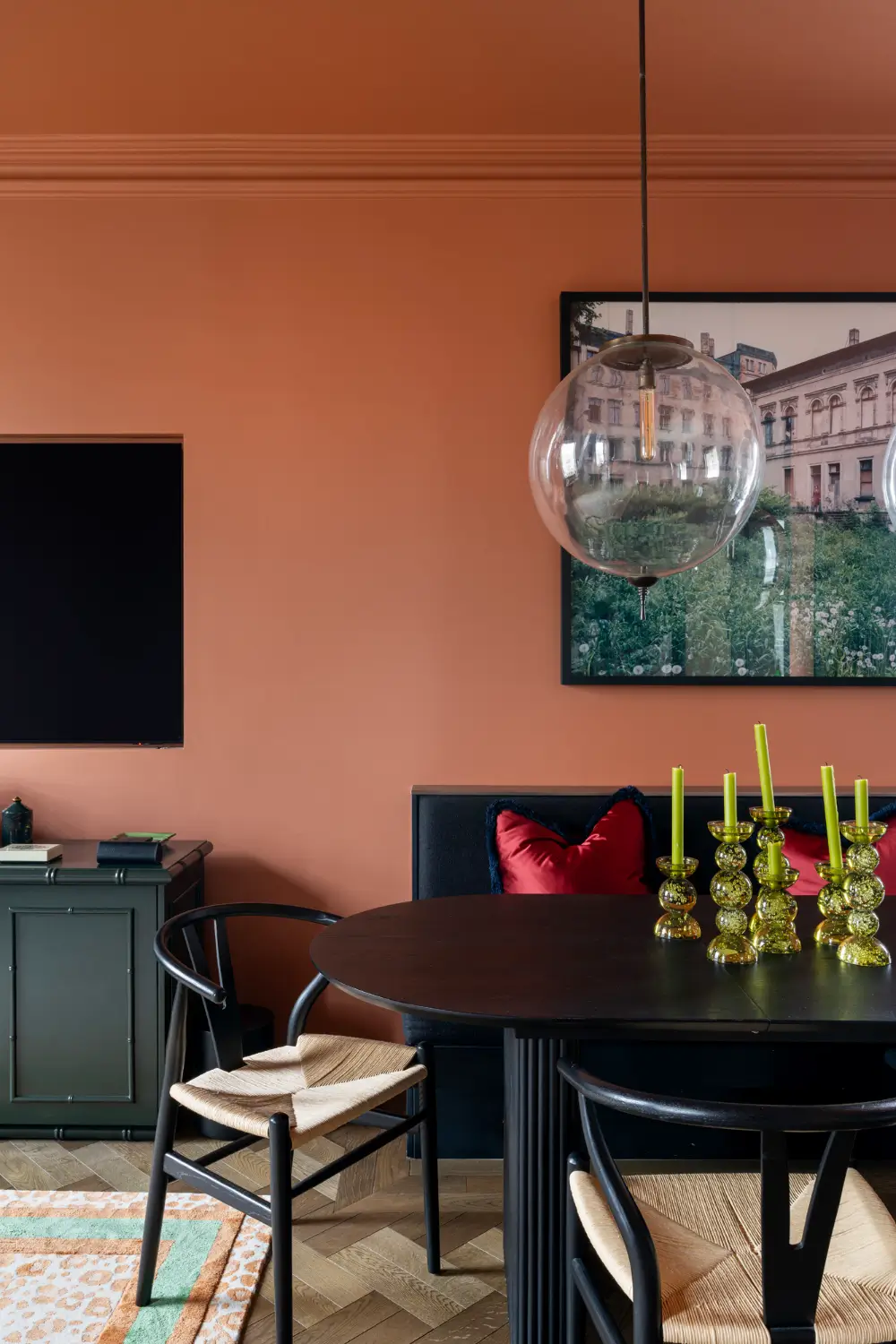 Moroccan-Inspired Designs in a Warm London Apartment 4 terracotta-hues-moroccan-influences-london-triplex