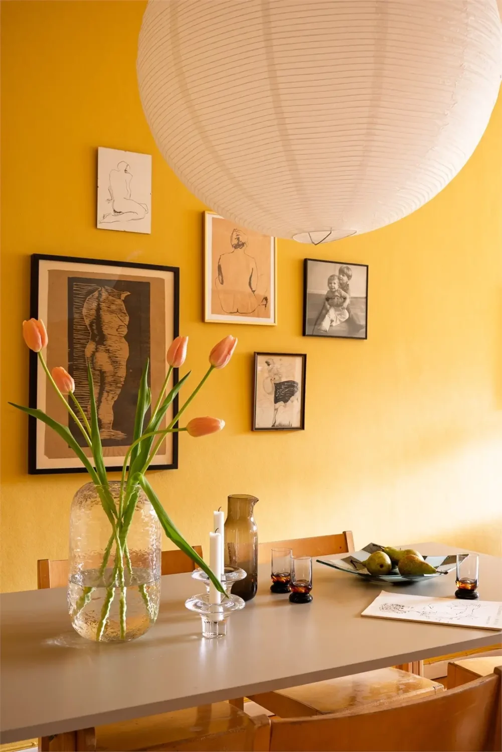 Vibrant Colors in a Spacious 1940s Apartment in Stockholm 5 vibrant-colors-midcentury-apartment-stockholm-nordroom