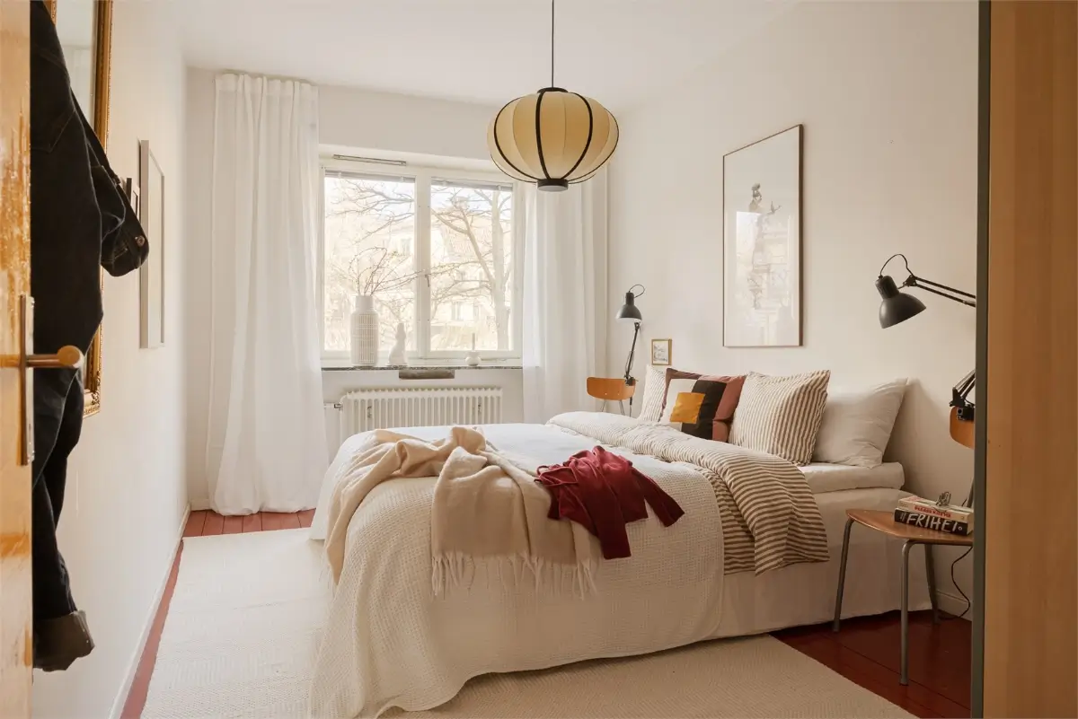 Vibrant Colors in a Spacious 1940s Apartment in Stockholm 21 vibrant-colors-midcentury-apartment-stockholm-nordroom