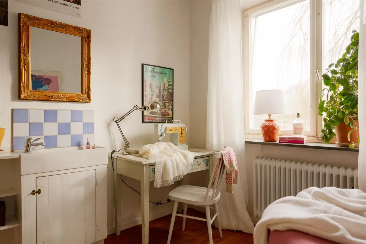 Vibrant Colors in a Spacious 1940s Apartment in Stockholm 27 vibrant-colors-midcentury-apartment-stockholm-nordroom