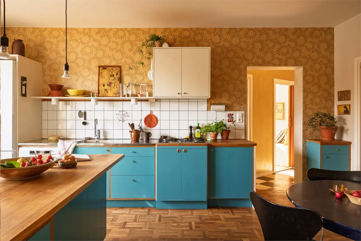 Vibrant Colors in a Spacious 1940s Apartment in Stockholm 14 vibrant-colors-midcentury-apartment-stockholm-nordroom