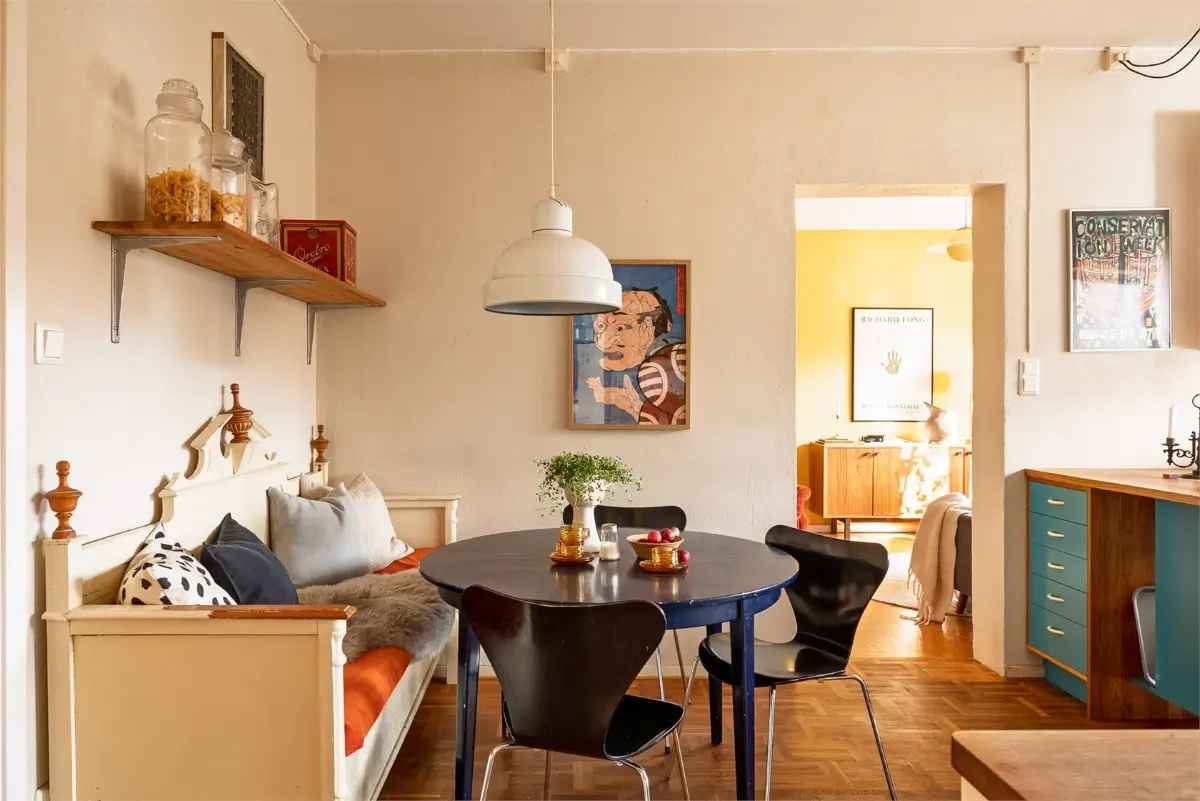 Vibrant Colors in a Spacious 1940s Apartment in Stockholm 16 vibrant-colors-midcentury-apartment-stockholm-nordroom