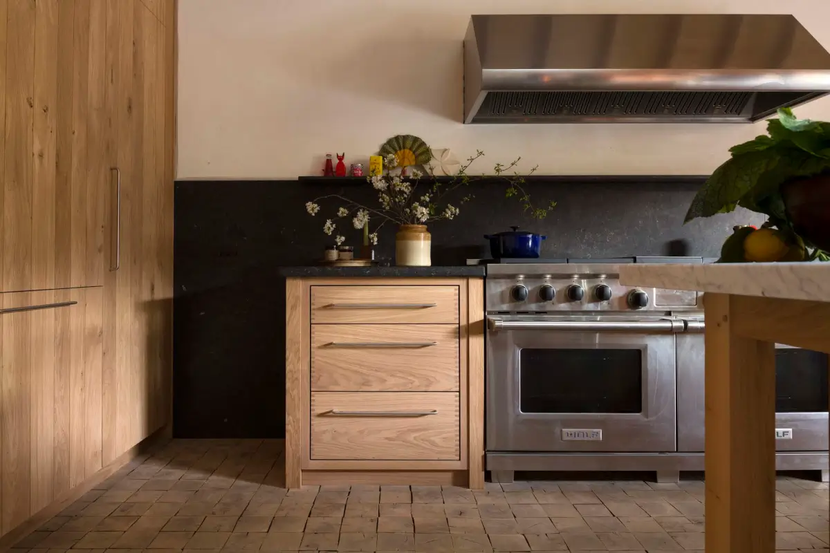 Inside Jay Osgerby’s Bespoke Barn Kitchen by Inglis Hall 4 Jay-Osgerby-Timber-Framed-Inglis-Hall-kitchen-nordroom