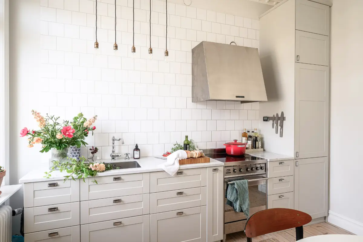 Natural Light and Classic Elements in a One-Bedroom Swedish Apartment 30 bright-1890s-scandinavian-apartment-nordroom