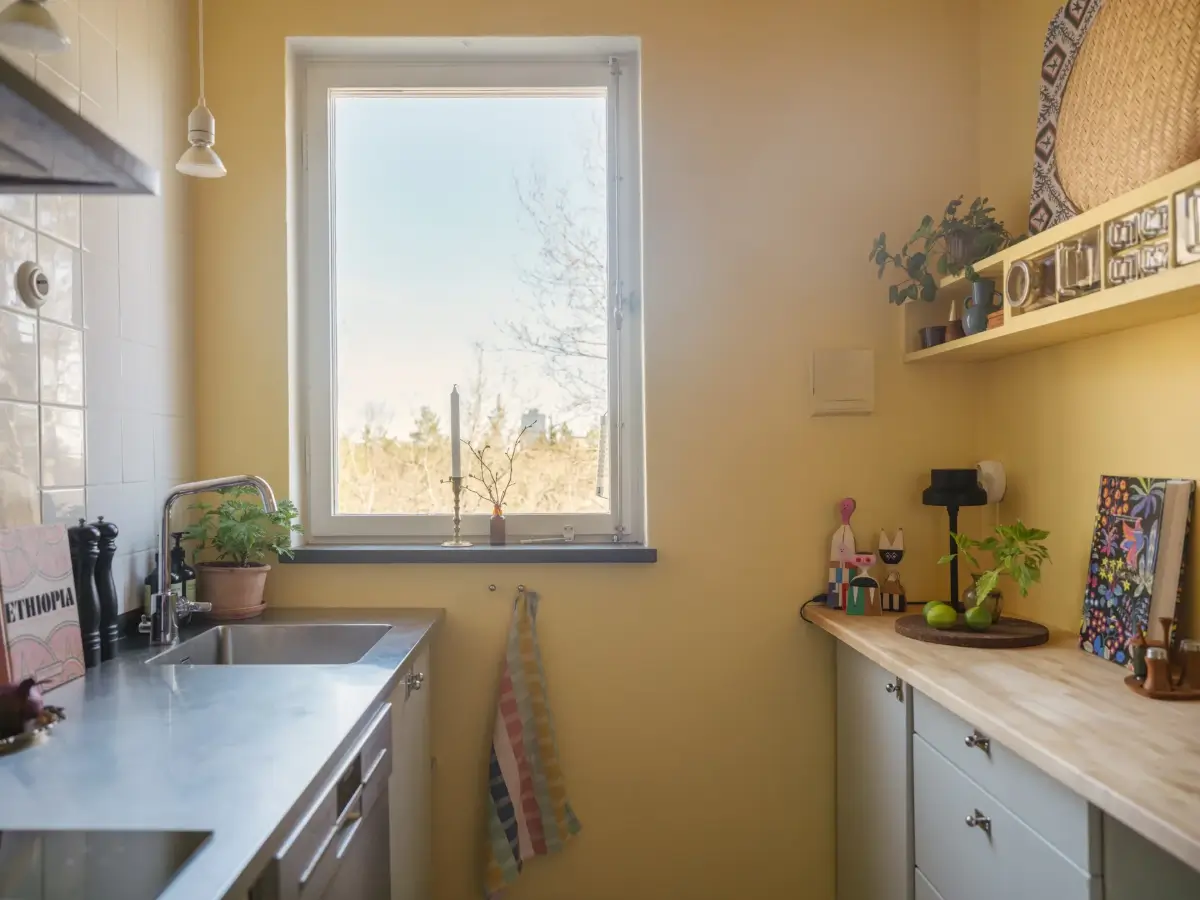 A 1940s Apartment Decorated in Pink and Yellow Hues 16 colorful-1940s-apartment-stockholm-nordroom