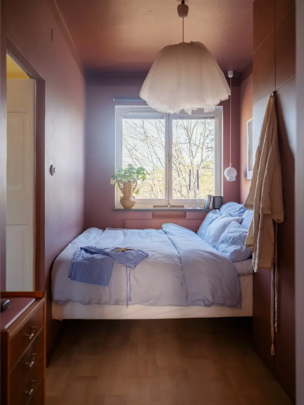 A 1940s Apartment Decorated in Pink and Yellow Hues 24 colorful-1940s-apartment-stockholm-nordroom