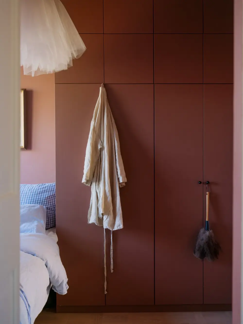 A 1940s Apartment Decorated in Pink and Yellow Hues 25 colorful-1940s-apartment-stockholm-nordroom