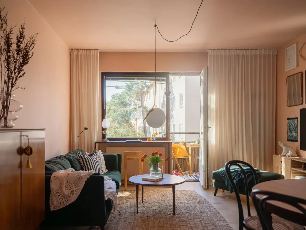 A 1940s Apartment Decorated in Pink and Yellow Hues 2 colorful-1940s-apartment-stockholm-nordroom