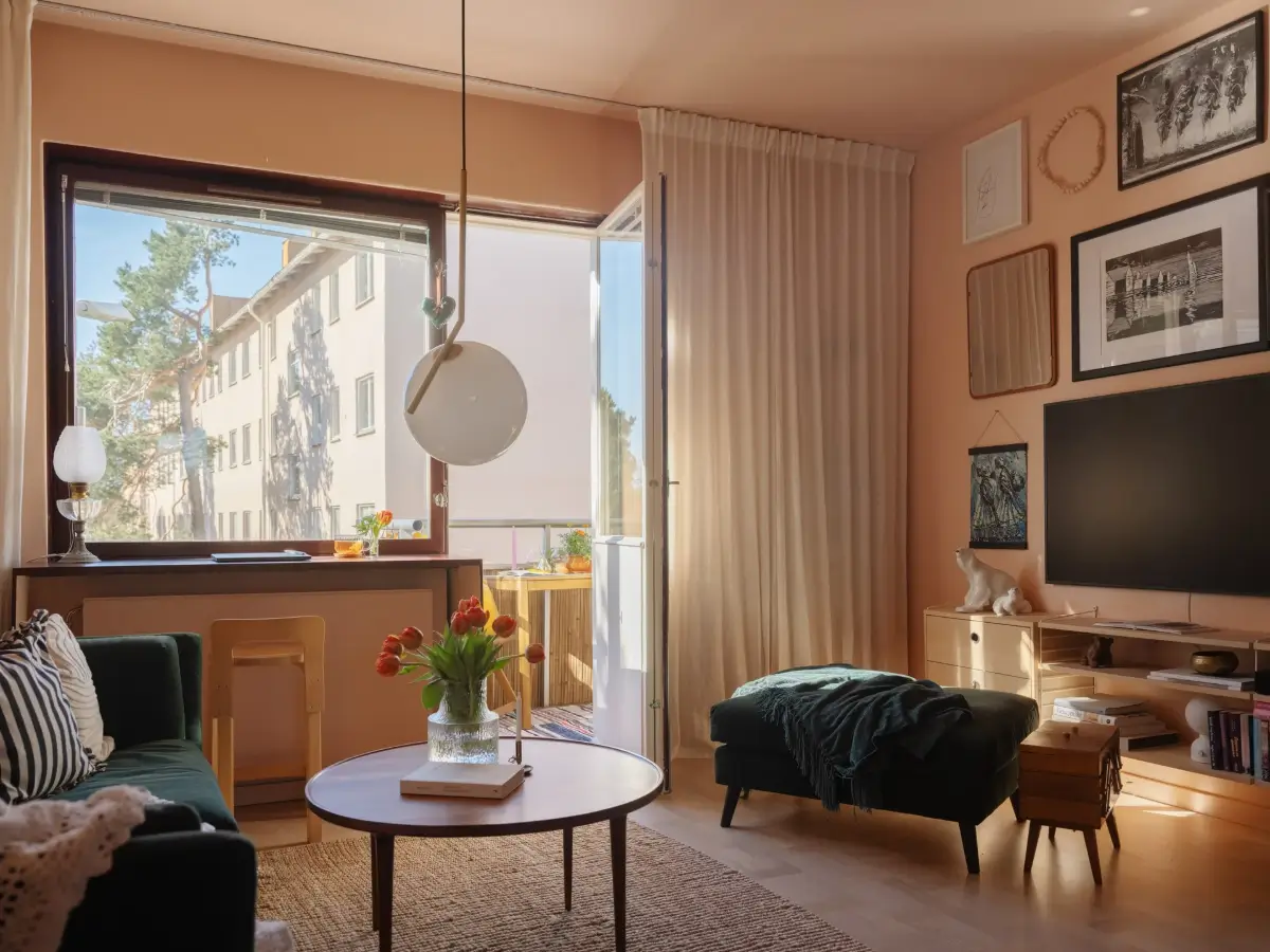 A 1940s Apartment Decorated in Pink and Yellow Hues 6 colorful-1940s-apartment-stockholm-nordroom