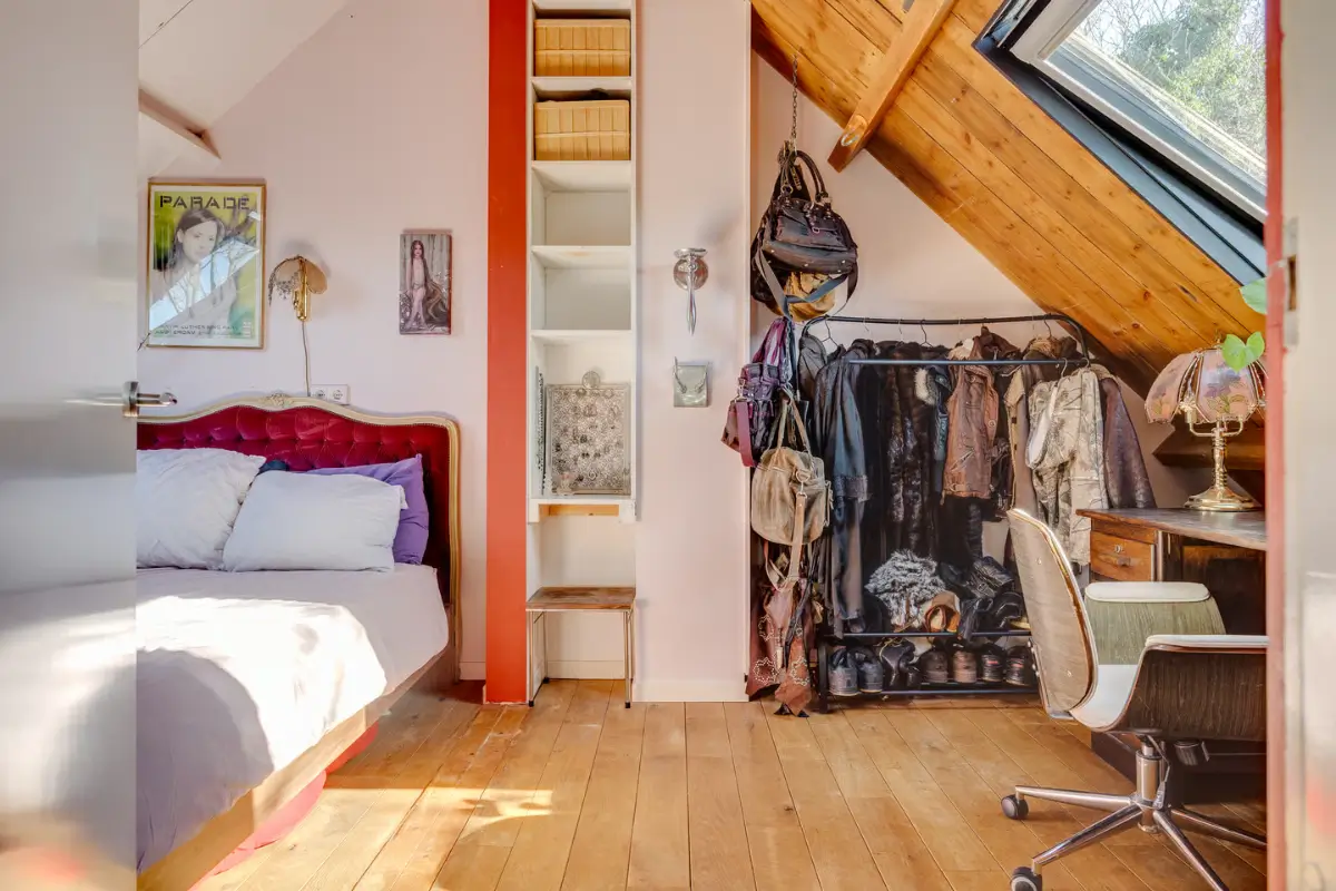 A Colorful, Bohemian Home in a Former Military Barracks near Utrecht 18 colorful-bohemian-interiors-converted-military-barracks-netherlands-nordroom