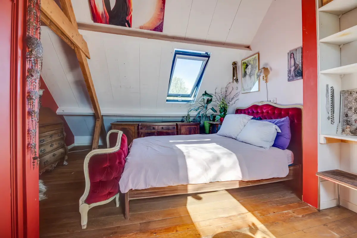 A Colorful, Bohemian Home in a Former Military Barracks near Utrecht 19 colorful-bohemian-interiors-converted-military-barracks-netherlands-nordroom