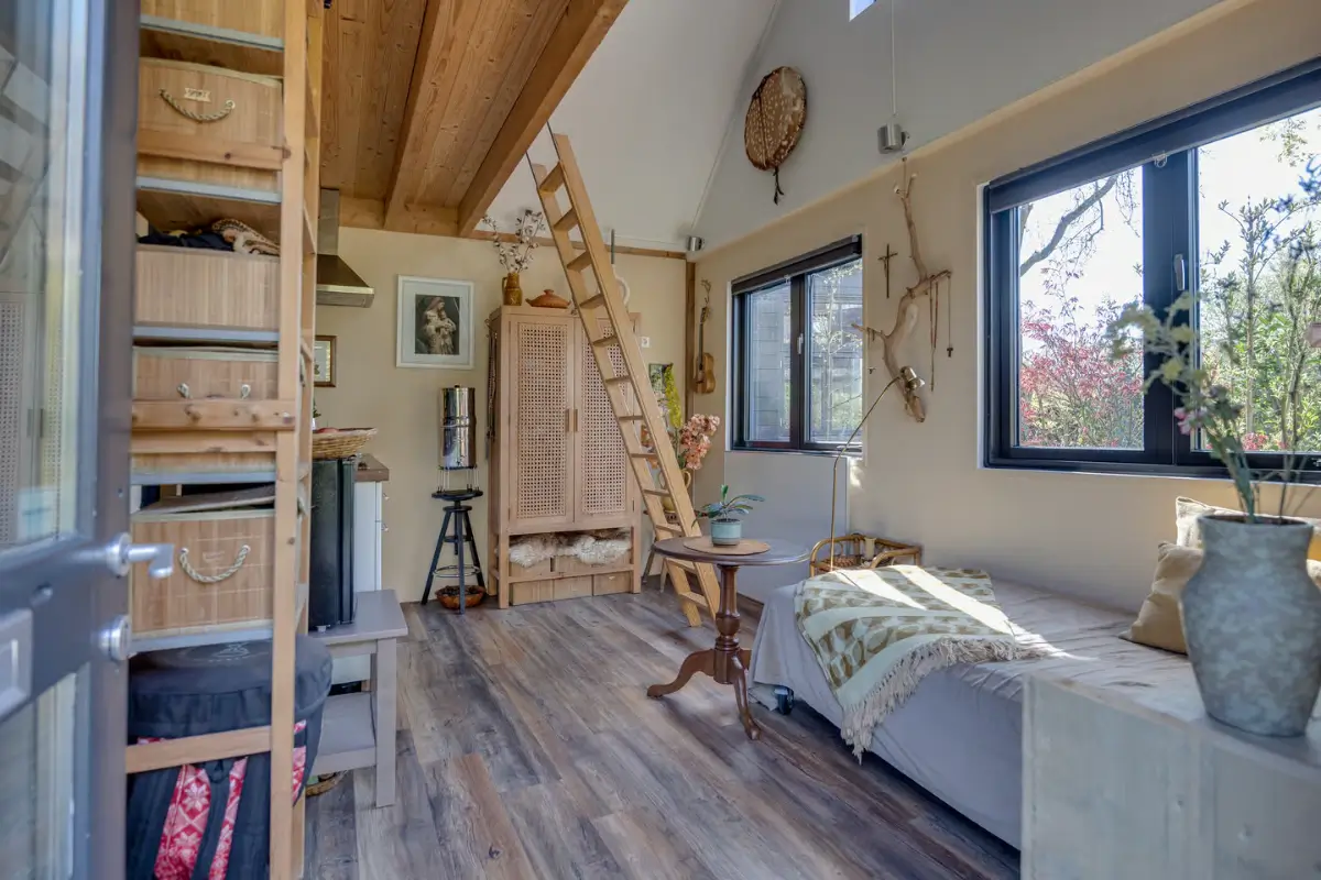 A Colorful, Bohemian Home in a Former Military Barracks near Utrecht 22 colorful-bohemian-interiors-converted-military-barracks-netherlands-nordroom