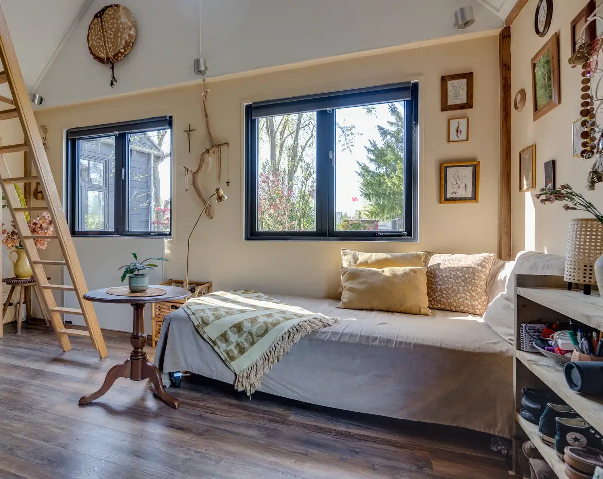 A Colorful, Bohemian Home in a Former Military Barracks near Utrecht 25 colorful-bohemian-interiors-converted-military-barracks-netherlands-nordroom