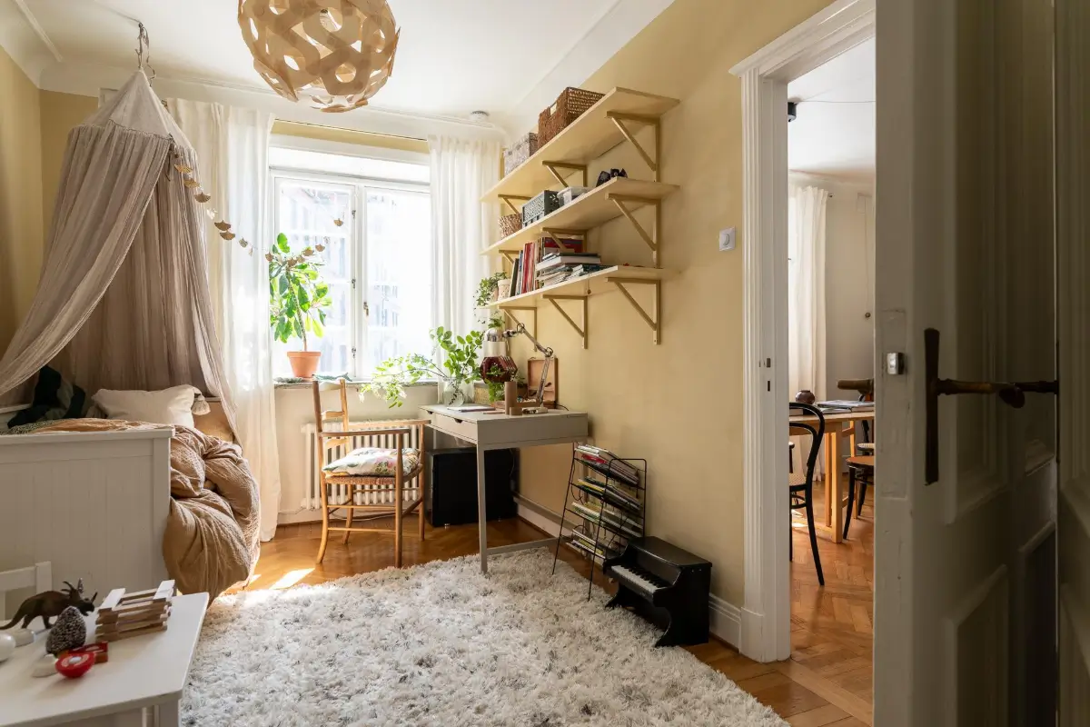 Striped Wallpaper and 1930s Character in a Swedish Apartment 9 cozy-ground-floor-apartment-striped-wallpaper-nordroom