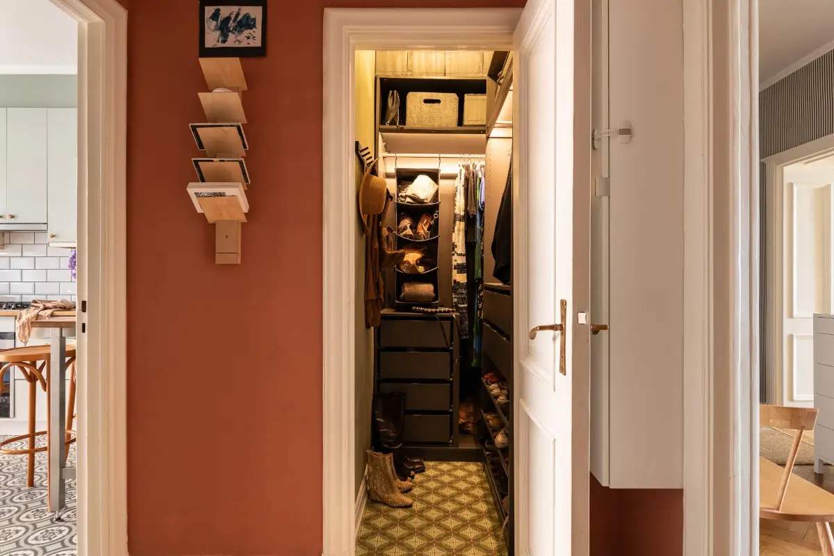 Striped Wallpaper and 1930s Character in a Swedish Apartment 31 cozy-ground-floor-apartment-striped-wallpaper-nordroom