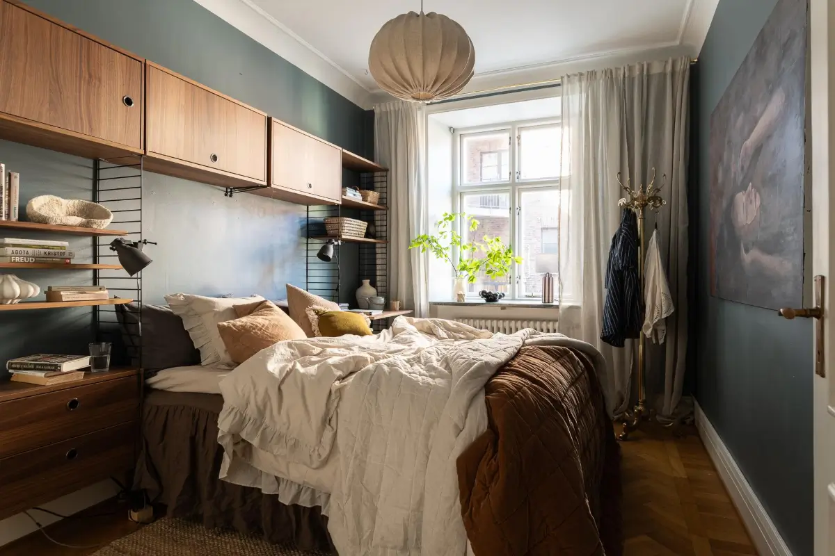 Striped Wallpaper and 1930s Character in a Swedish Apartment 27 cozy-ground-floor-apartment-striped-wallpaper-nordroom