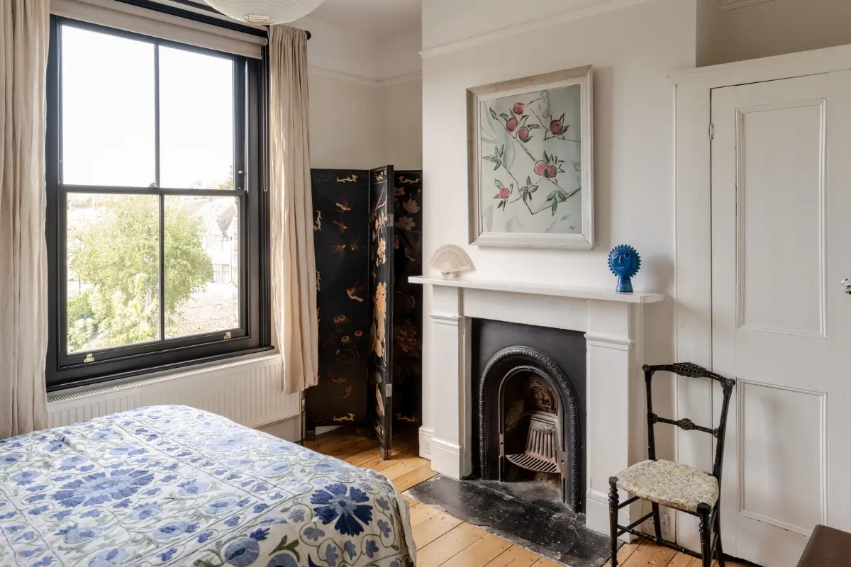A Light Palette and Restored Elements in a Double-Fronted Victorian House 26 double-fronted-victorian-house-east-london-nordroom