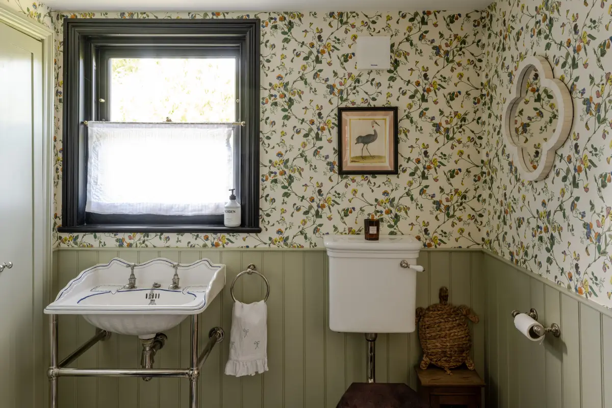A Light Palette and Restored Elements in a Double-Fronted Victorian House 17 double-fronted-victorian-house-east-london-nordroom