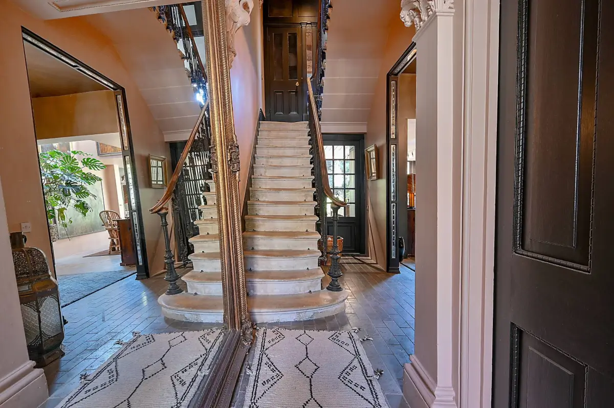 This West-London Period House Doesn't Shy Away from Dark Colors and It's Magnificent 14 dramatic-interiors-period-features-london-historic-home-nordroom