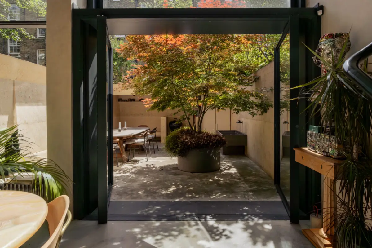 Grand Spaces Featuring Lush Velvet in a Reimagined Victorian Townhouse 17 islington-victorian-townhouse-modern-double-height-extension-nordroom