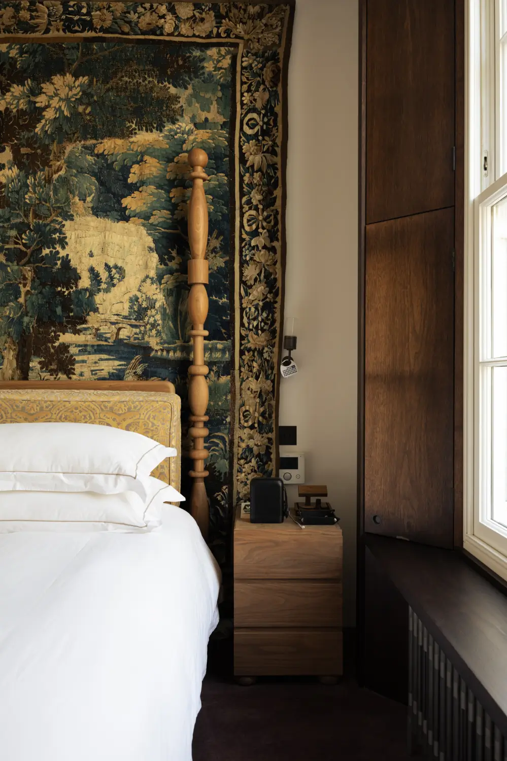 Grand Spaces Featuring Lush Velvet in a Reimagined Victorian Townhouse 31 islington-victorian-townhouse-modern-double-height-extension-nordroom