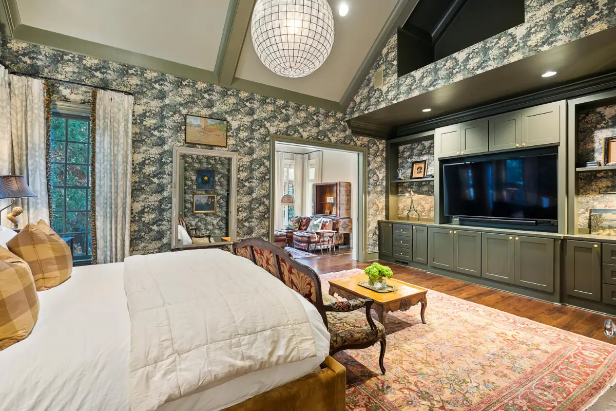 Josh Brolin's Storybook Georgia Estate with Interiors by Pierce & Ward is For Sale 23 josh-brolin-georgia-home-pierce-and-ward-interiors-nordroom
