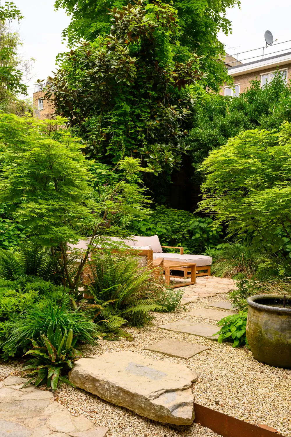 A Bedroom Connected to Nature in a Luxurious Notting Hill Duplex Garden Apartment 15 luxurious-notting-hill-duplex-apartment-garden