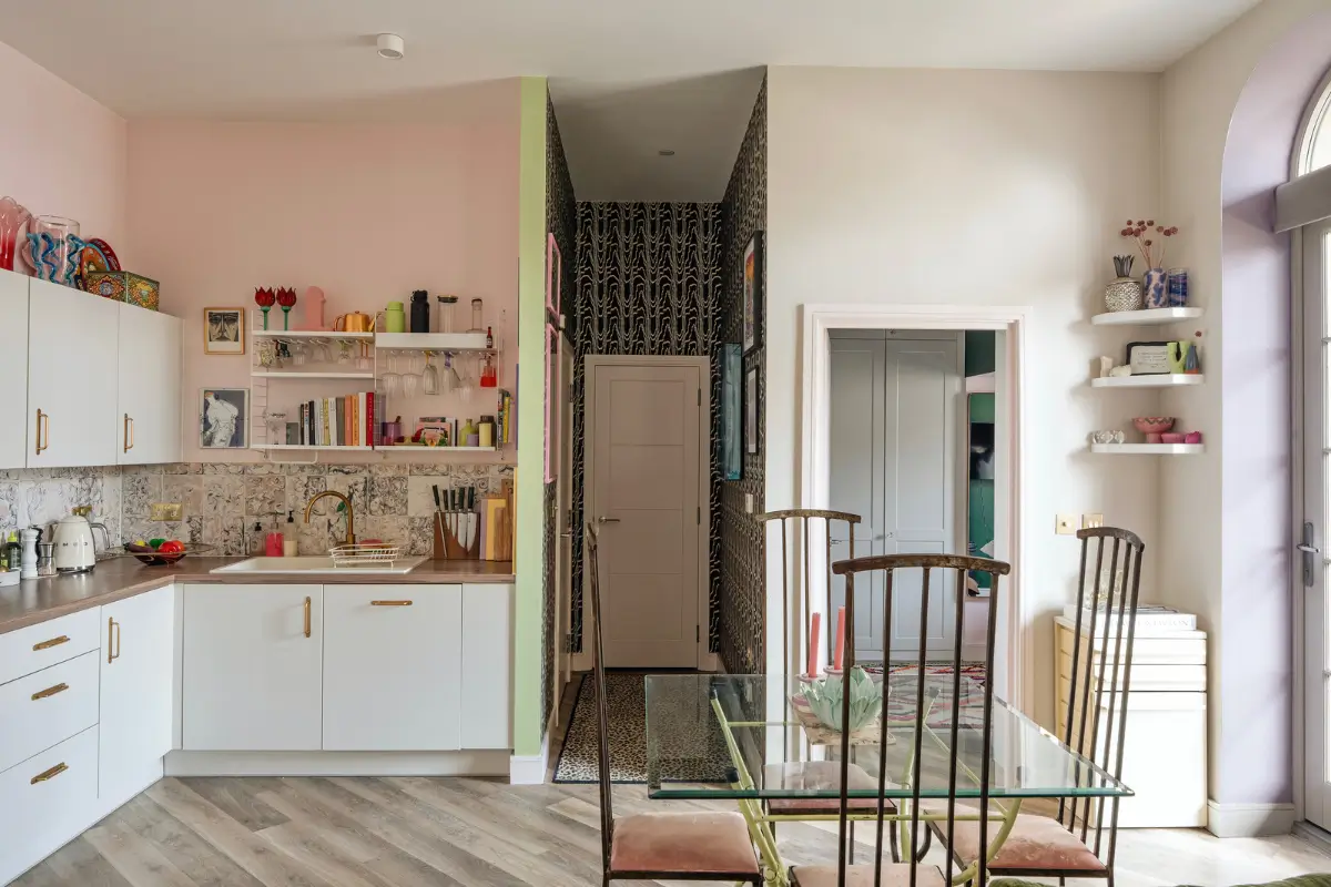 Pastel Tones and a Verdant Bedroom in a Light London Apartment 6 pastel-accents-deep-green-bedroom-modern-london-apartment