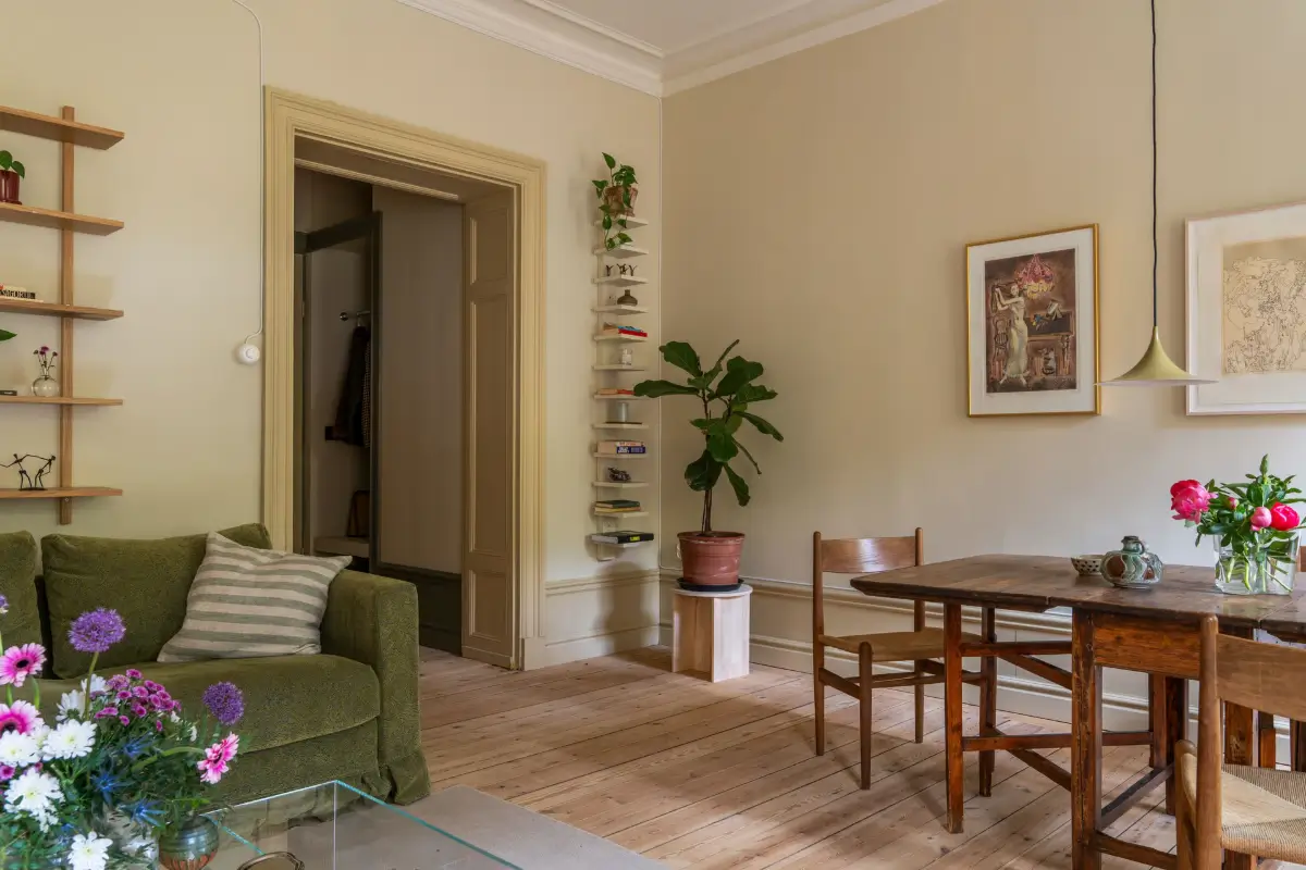 Period Features and Scandinavian Design Furniture in a Serene Stockholm Apartment 12 red-beige-green-tones-19th-century-apartment-stockholm-nordroom