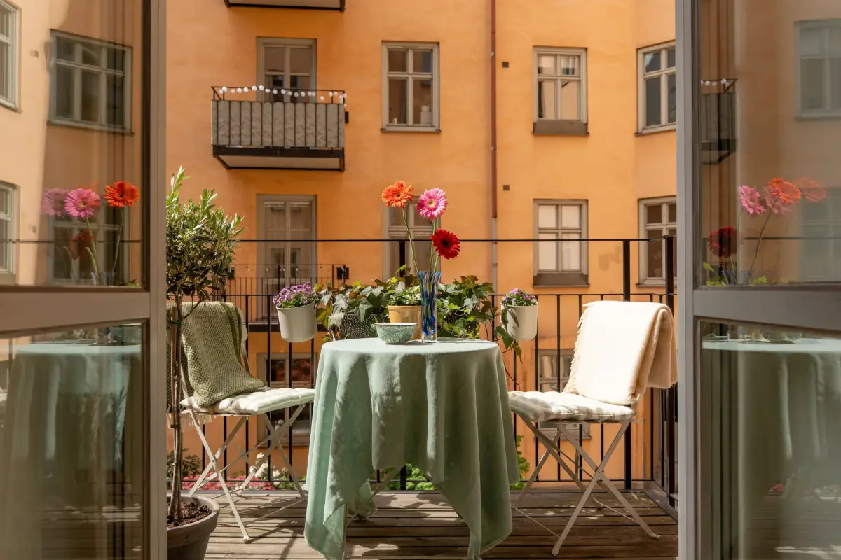 Period Features and Scandinavian Design Furniture in a Serene Stockholm Apartment 20 red-beige-green-tones-19th-century-apartment-stockholm-nordroom