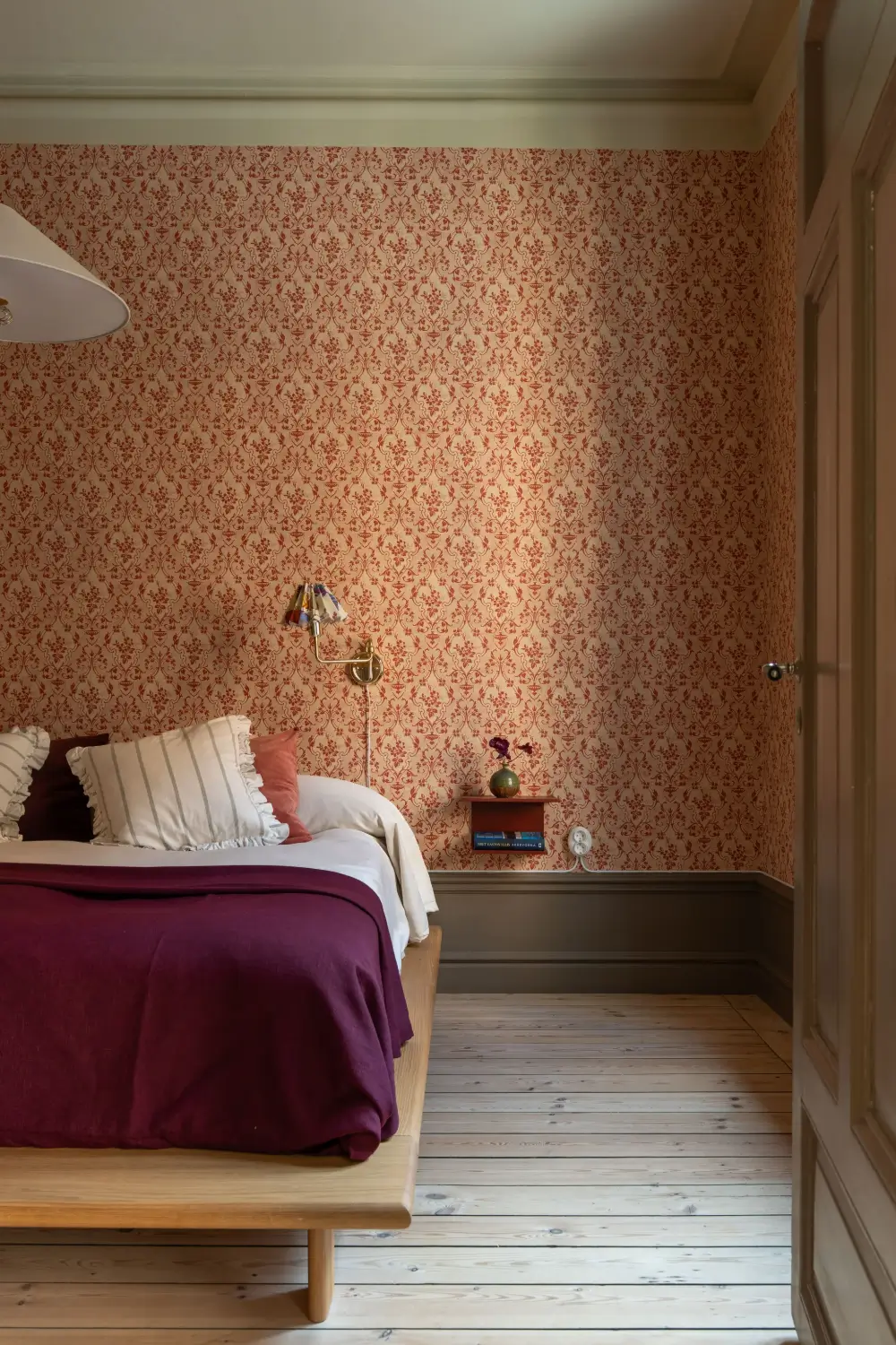 Period Features and Scandinavian Design Furniture in a Serene Stockholm Apartment 26 red-beige-green-tones-19th-century-apartment-stockholm-nordroom